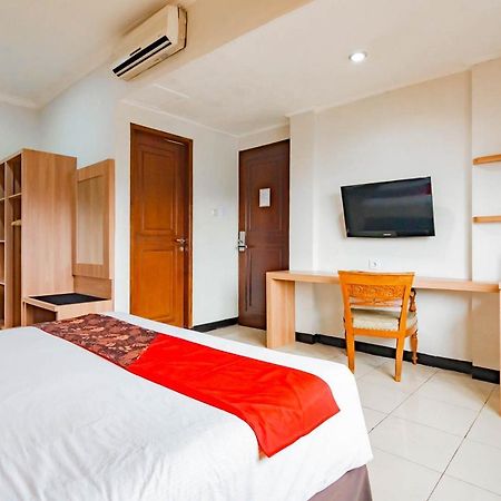Cihampelas Hotel 2 Mitra Reddoorz Bandung Dış mekan fotoğraf