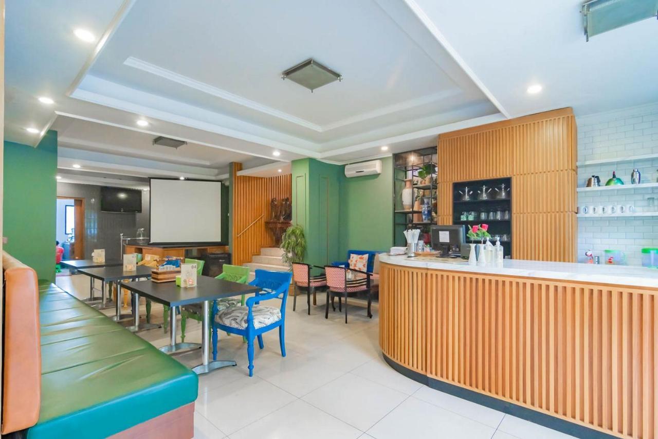 Cihampelas Hotel 2 Mitra Reddoorz Bandung Dış mekan fotoğraf
