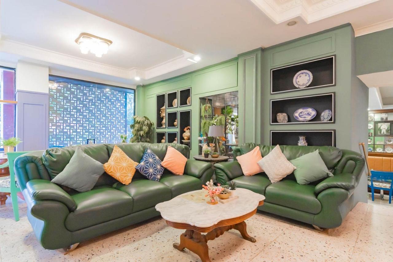 Cihampelas Hotel 2 Mitra Reddoorz Bandung Dış mekan fotoğraf
