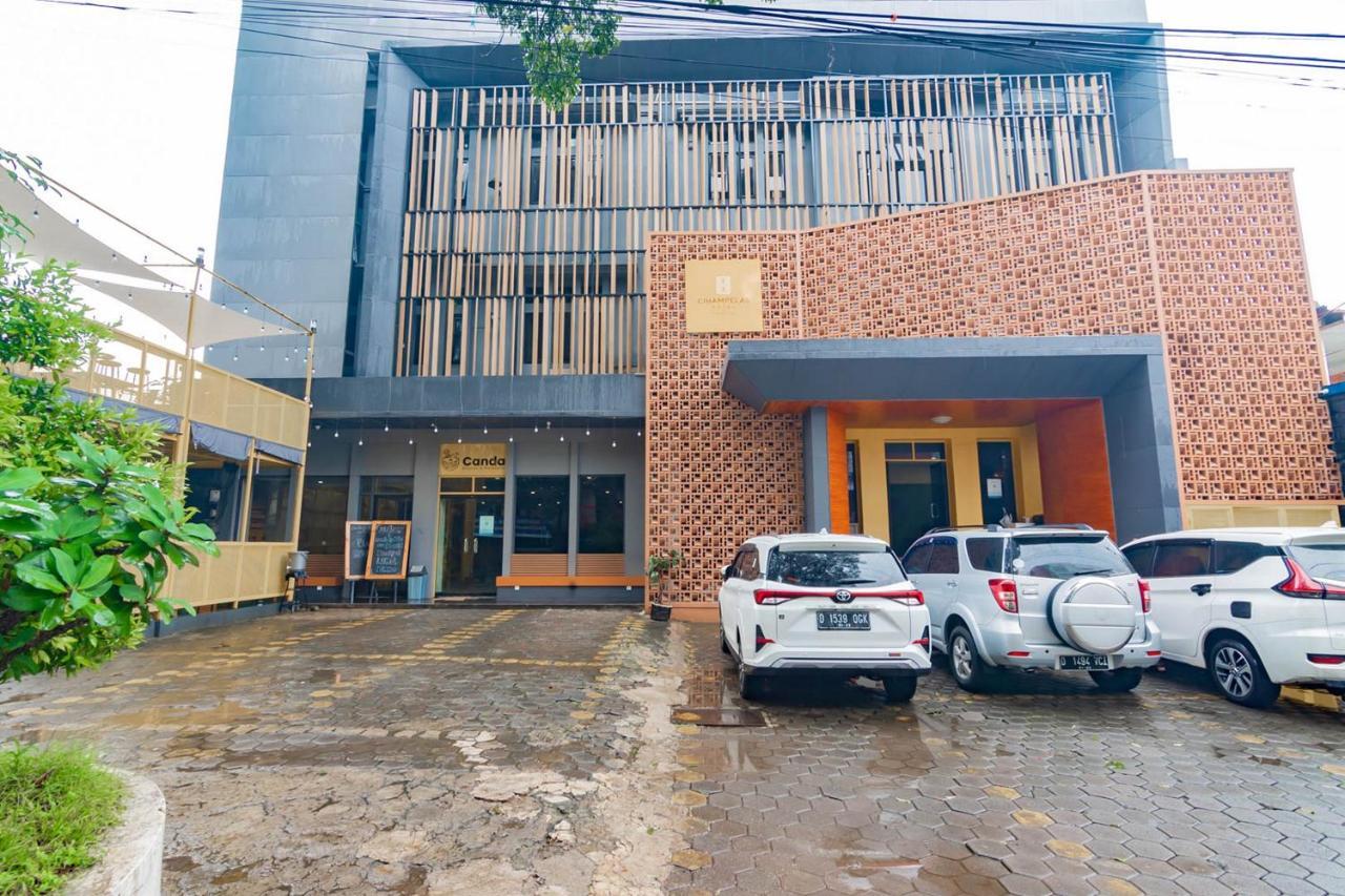Cihampelas Hotel 2 Mitra Reddoorz Bandung Dış mekan fotoğraf