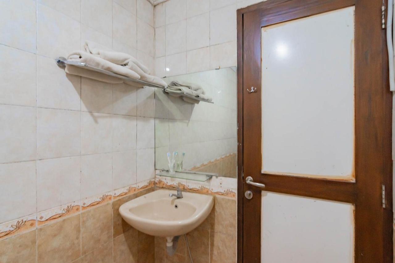 Cihampelas Hotel 2 Mitra Reddoorz Bandung Dış mekan fotoğraf