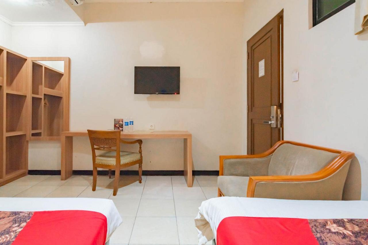 Cihampelas Hotel 2 Mitra Reddoorz Bandung Dış mekan fotoğraf