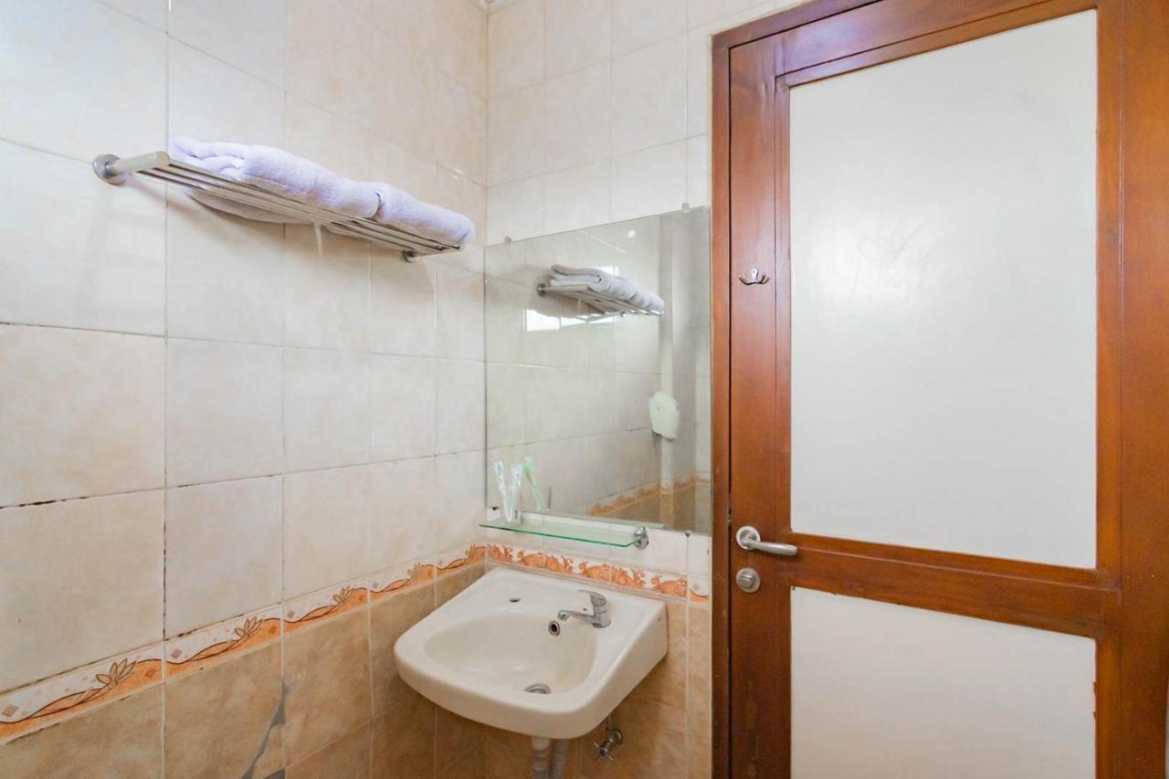 Cihampelas Hotel 2 Mitra Reddoorz Bandung Dış mekan fotoğraf