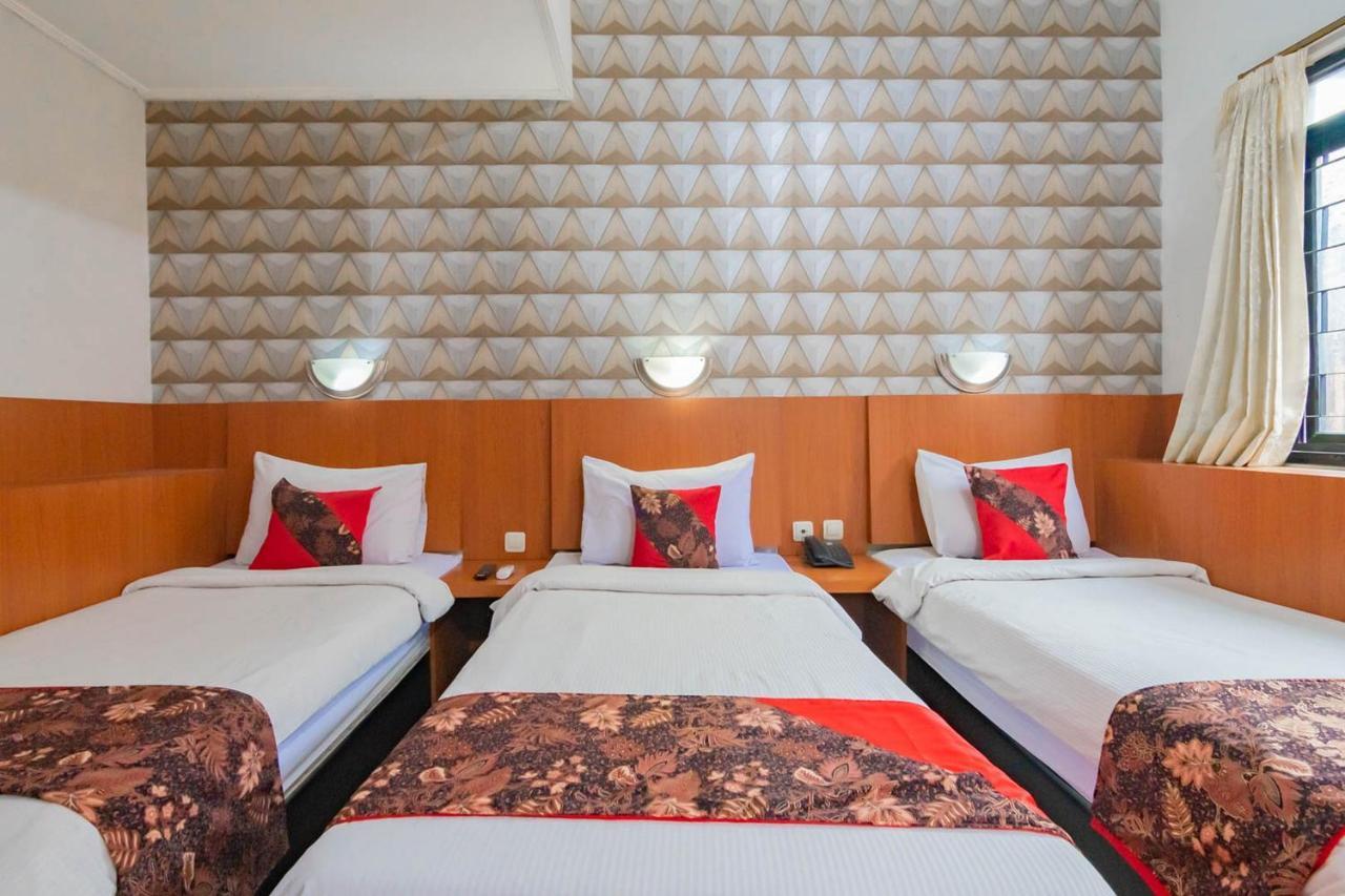 Cihampelas Hotel 2 Mitra Reddoorz Bandung Dış mekan fotoğraf