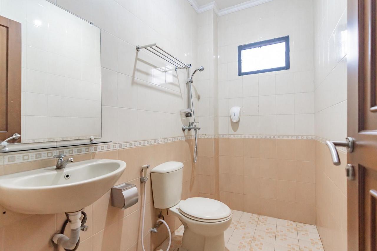 Cihampelas Hotel 2 Mitra Reddoorz Bandung Dış mekan fotoğraf