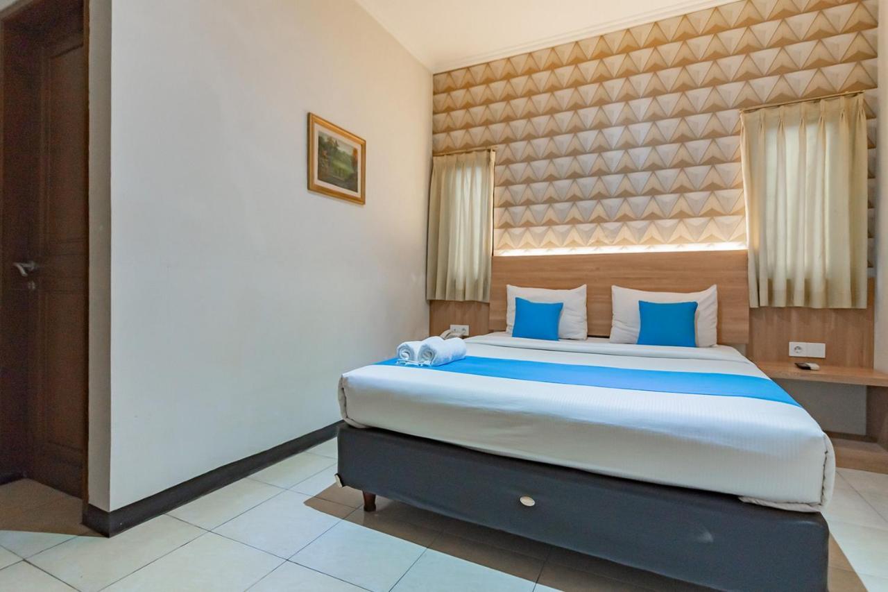 Cihampelas Hotel 2 Mitra Reddoorz Bandung Dış mekan fotoğraf