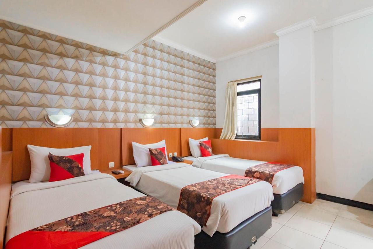 Cihampelas Hotel 2 Mitra Reddoorz Bandung Dış mekan fotoğraf