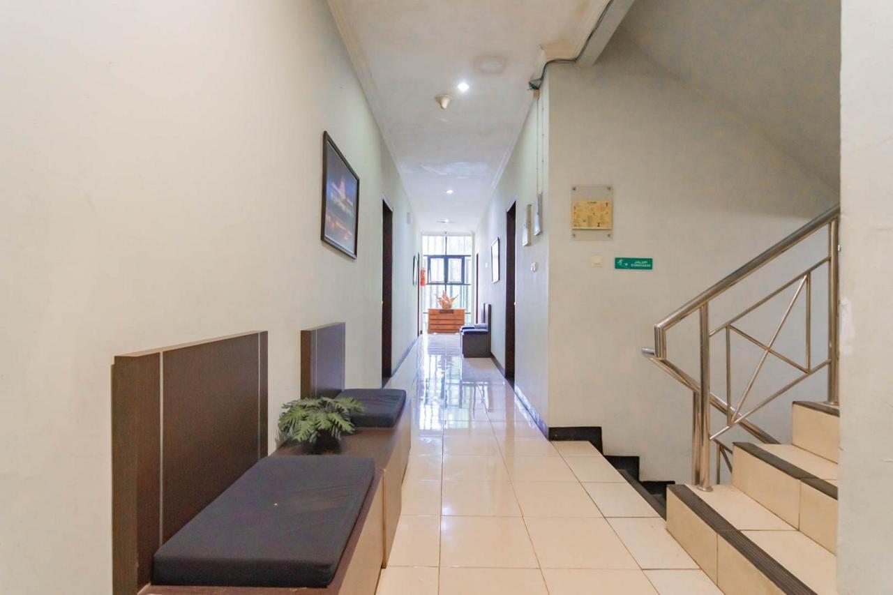 Cihampelas Hotel 2 Mitra Reddoorz Bandung Dış mekan fotoğraf