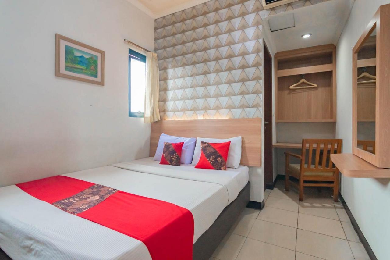 Cihampelas Hotel 2 Mitra Reddoorz Bandung Dış mekan fotoğraf