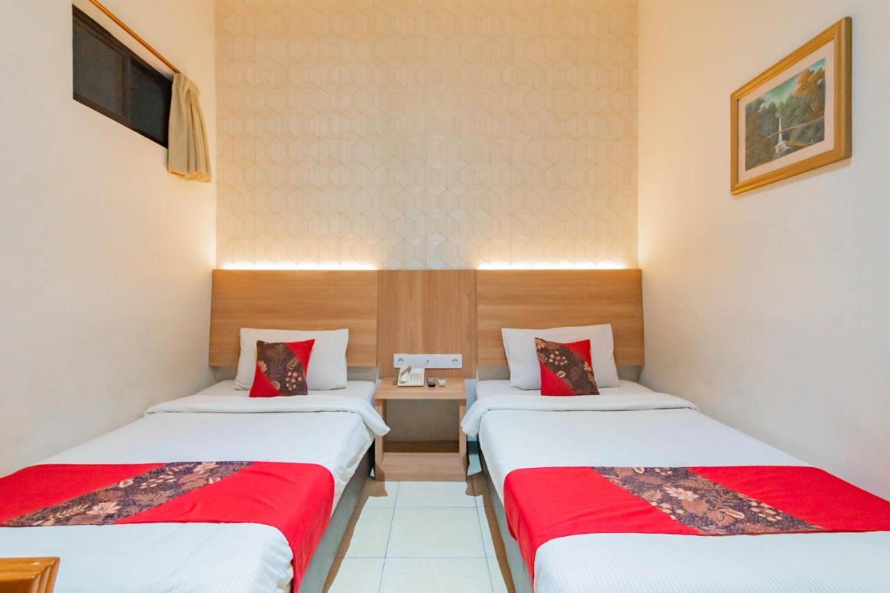 Cihampelas Hotel 2 Mitra Reddoorz Bandung Dış mekan fotoğraf