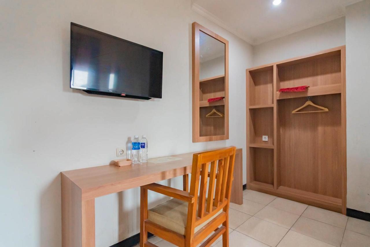 Cihampelas Hotel 2 Mitra Reddoorz Bandung Dış mekan fotoğraf
