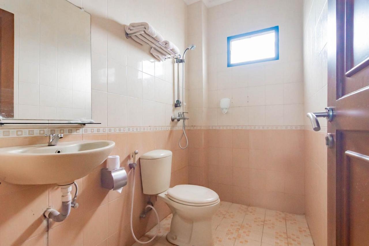 Cihampelas Hotel 2 Mitra Reddoorz Bandung Dış mekan fotoğraf