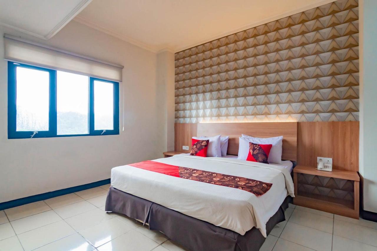 Cihampelas Hotel 2 Mitra Reddoorz Bandung Dış mekan fotoğraf