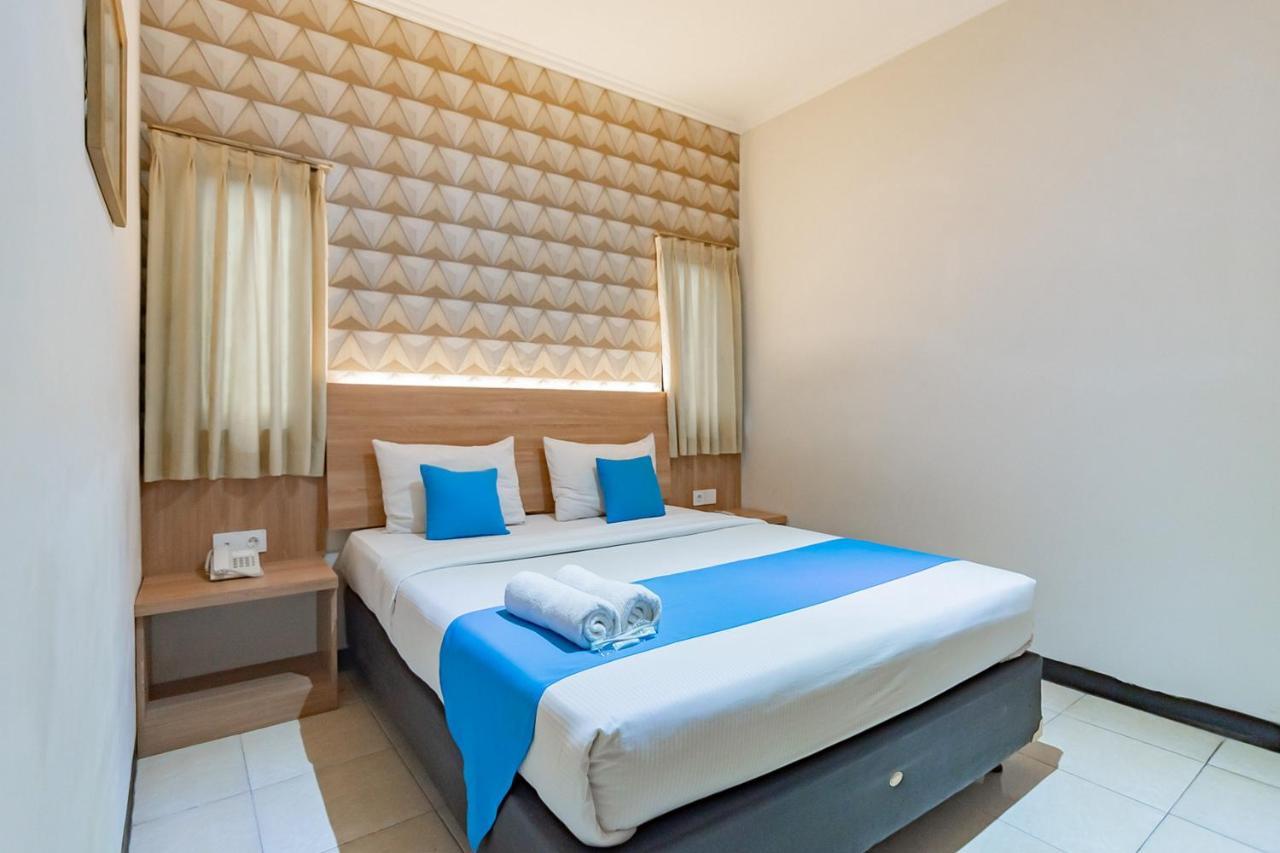 Cihampelas Hotel 2 Mitra Reddoorz Bandung Dış mekan fotoğraf